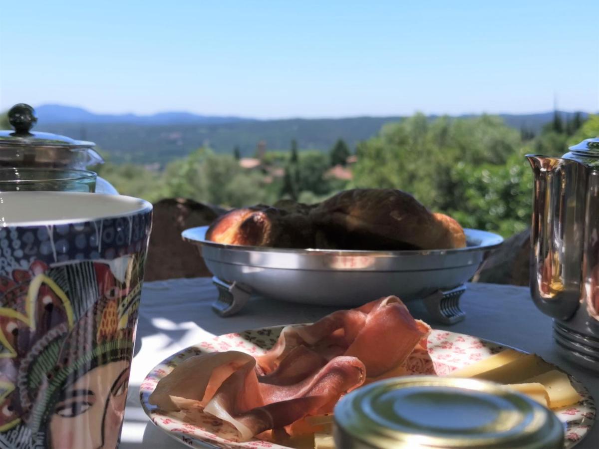 Bed and Breakfast Le Nid Des Arts Tourrettes Esterno foto