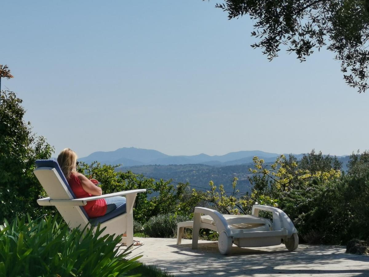 Bed and Breakfast Le Nid Des Arts Tourrettes Esterno foto